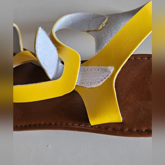 NWOT Helena Faux Leather Sandals - Picture 4 of 9